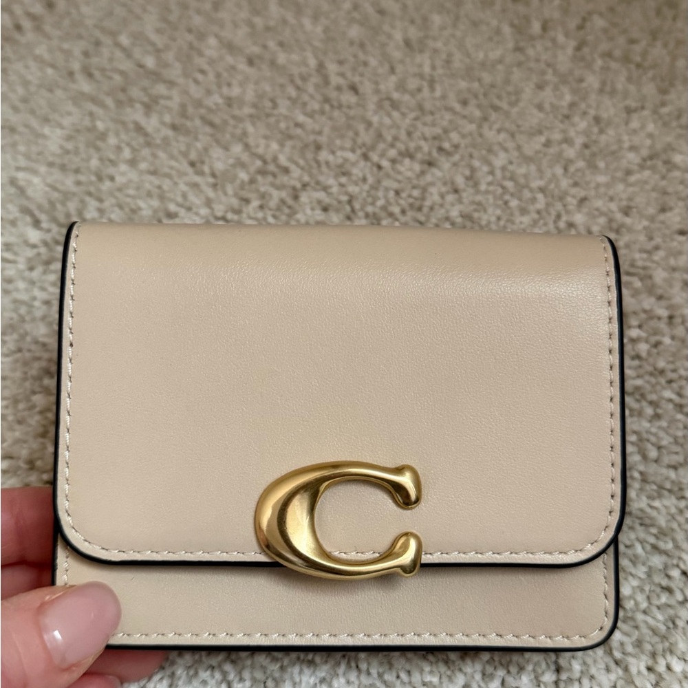 NWT Brand New Coach Bandit Card Case in Ivory - Picture 2 of 6